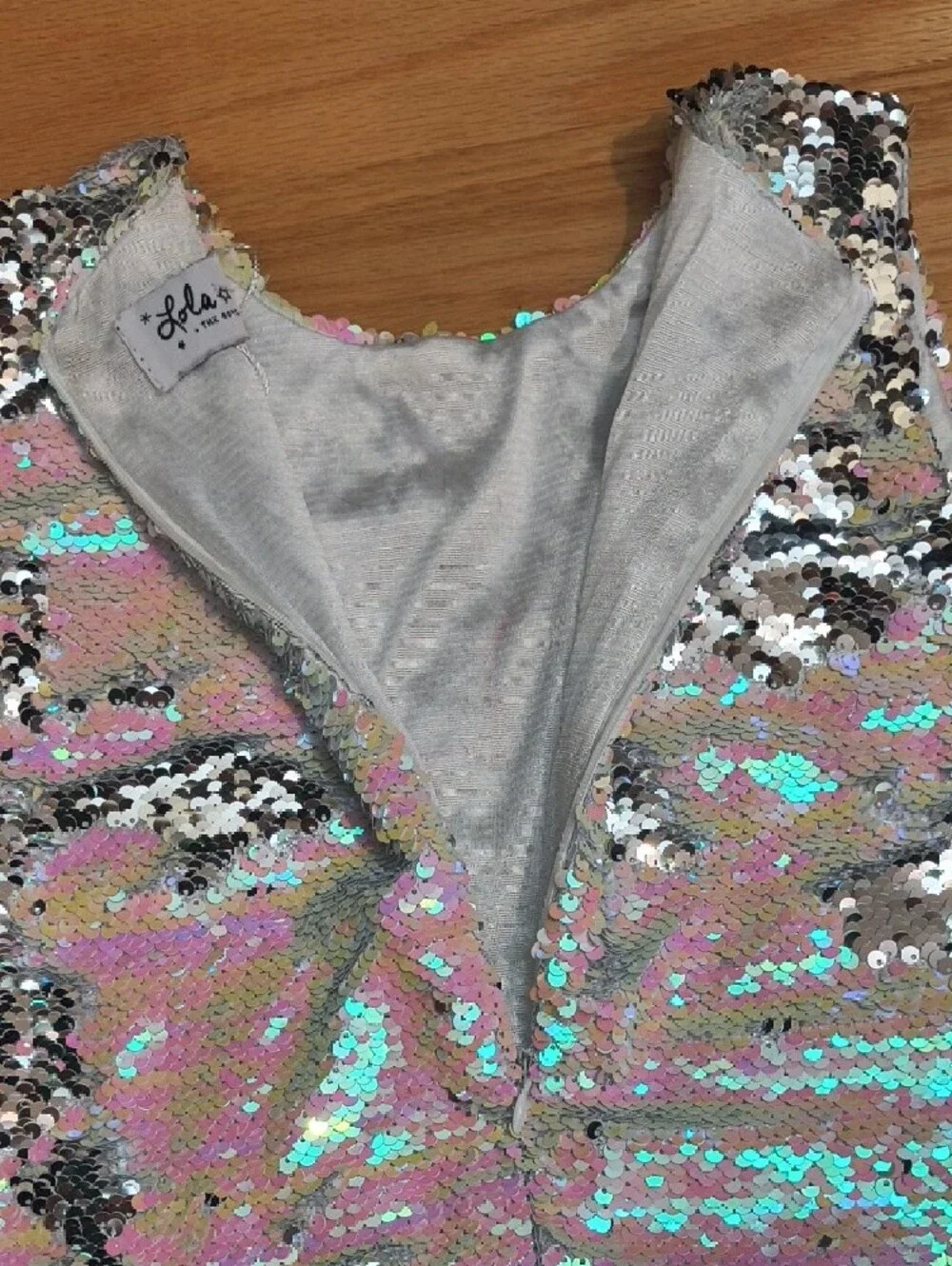 Lola + The Boys Sleeveless Iridescent Sequin Dress w/ Unicorn Accent Size 10 EUC